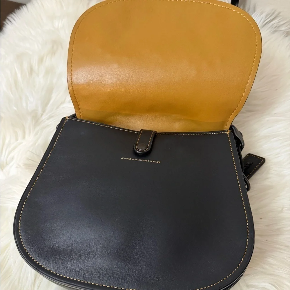 Coach elegant black